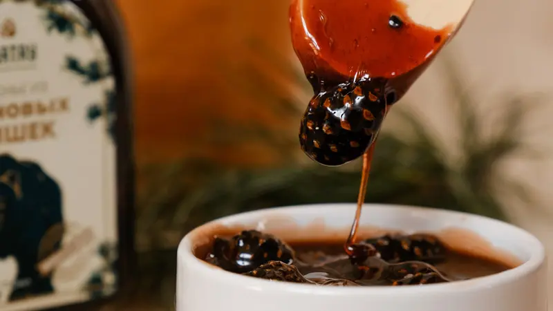 Варенье из сосновых шишек Варенье из сосновых шишек