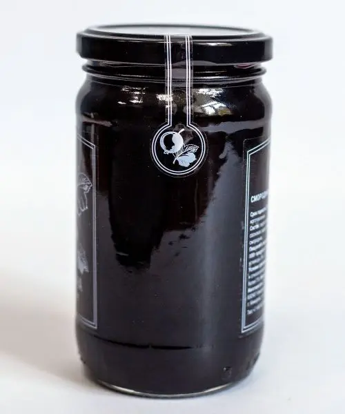 Черная смородина в сосновом сиропе, 350 мл Черная смородина в сосновом сиропе, 350 мл