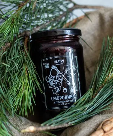 Черная смородина в сосновом сиропе, 350 мл Черная смородина в сосновом сиропе, 350 мл