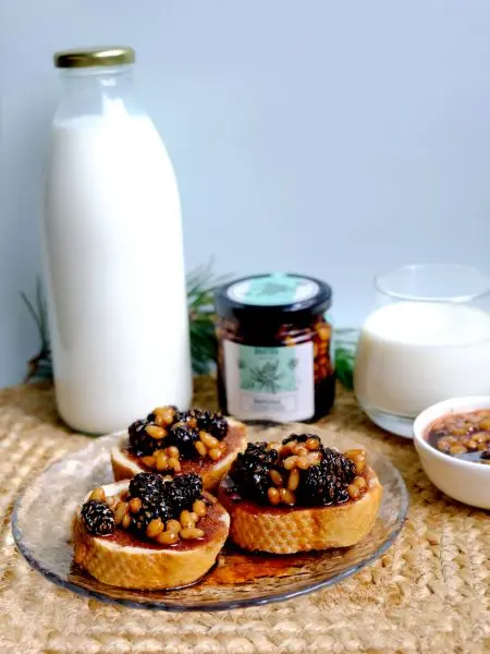 Варенье из сосновых шишек с кедровым орехом, 200 мл Варенье из сосновых шишек с кедровым орехом, 200 мл