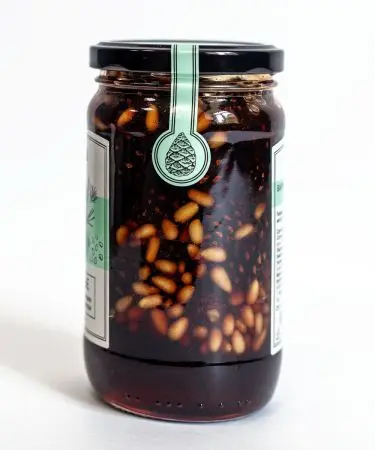 Варенье из сосновых шишек с кедровым орехом, 350 мл Варенье из сосновых шишек с кедровым орехом, 350 мл