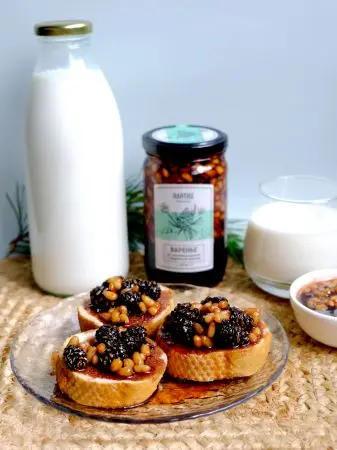 Варенье из сосновых шишек с кедровым орехом, 350 мл Варенье из сосновых шишек с кедровым орехом, 350 мл